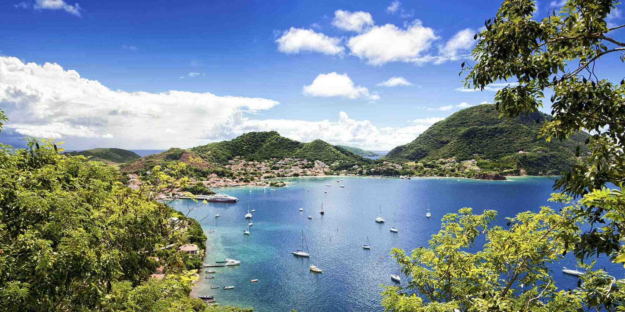 Quelle différence entre Antilles et Caraïbes ?