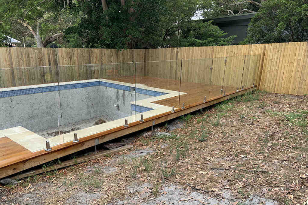 Comment faire une terrasse autour d'une piscine tubulaire ?