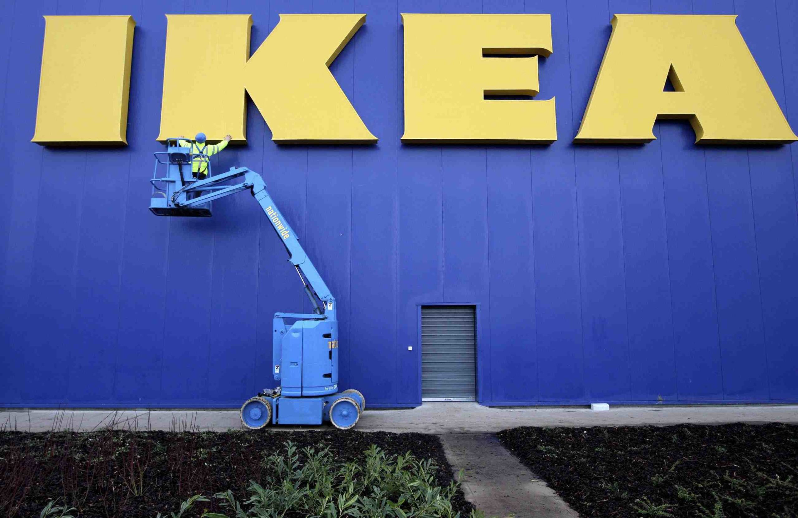 Où se trouve le plus grand Ikea d'Europe ?